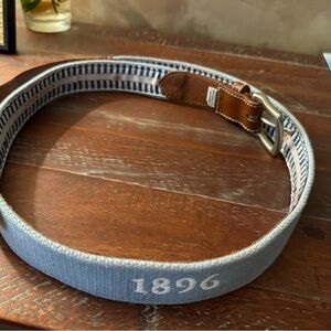 Men's Country Club of Farmington belt. Private golf course great condition